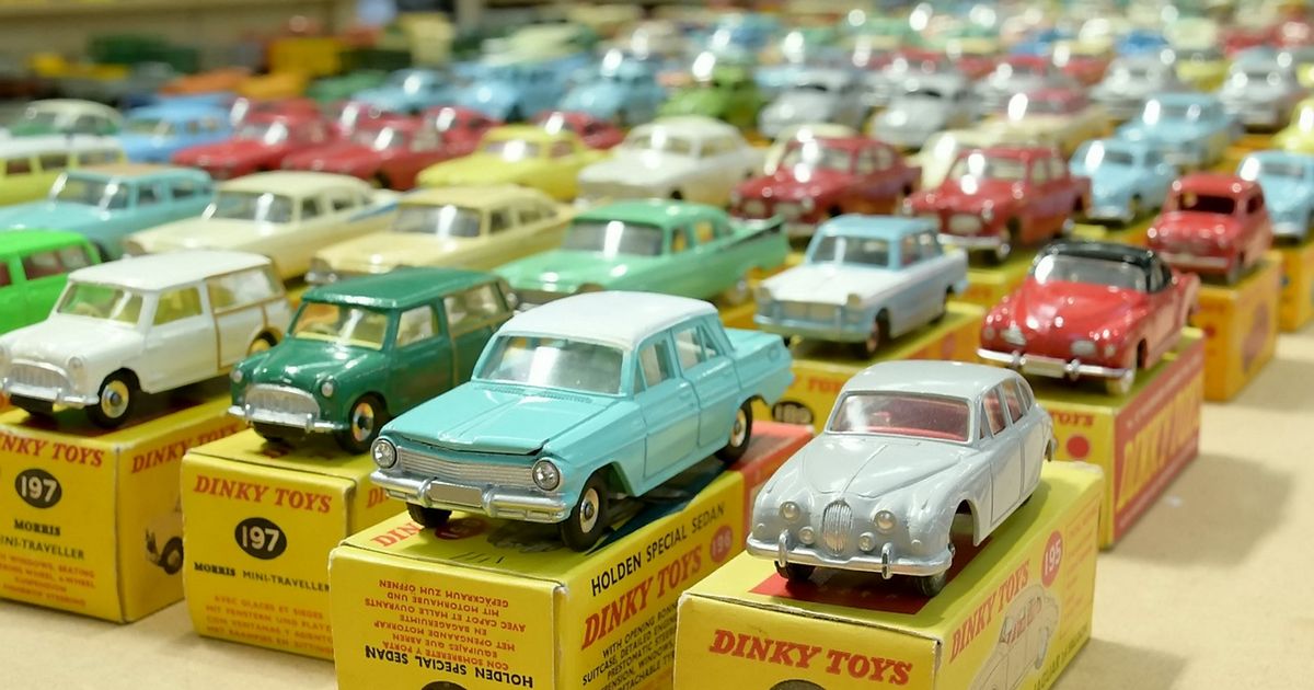 БОРИС БУРДА: как уместить в коробку тысячи игрушек?