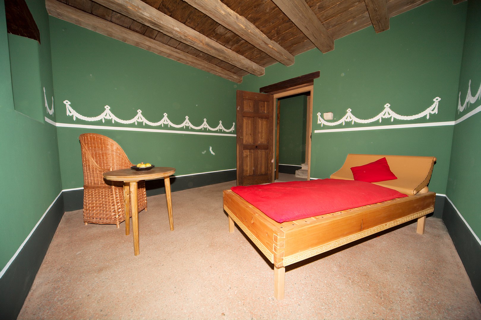Реконструкция спальни в древнеримской вилле, Австрия, Хайнбург 
