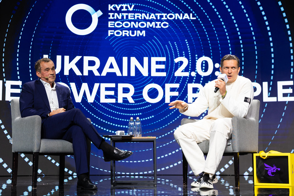 Василь Хмельницький та Олександр Усик