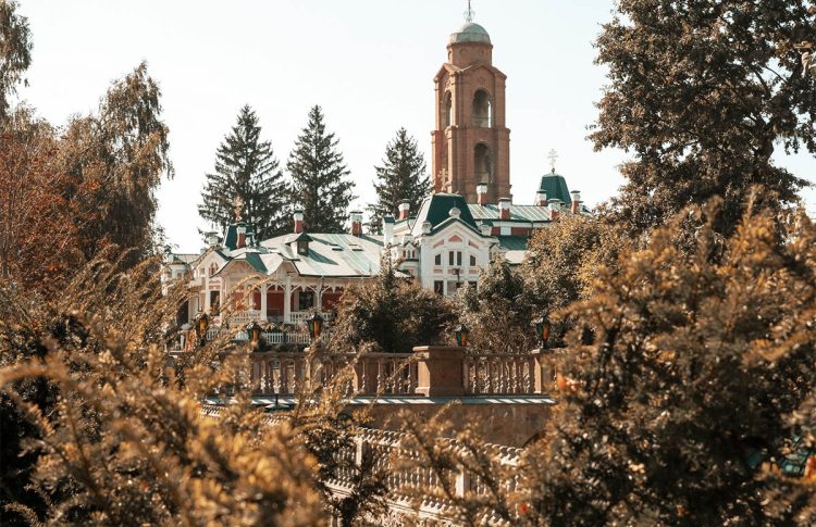 УСАДЬБА ХОЕЦКИХ — СКАЗОЧНЫЙ ДВОРЕЦ НА ИРПЕНИ